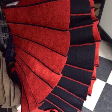 SHAWLKRAAG WOLVILT zwart-rood UNI